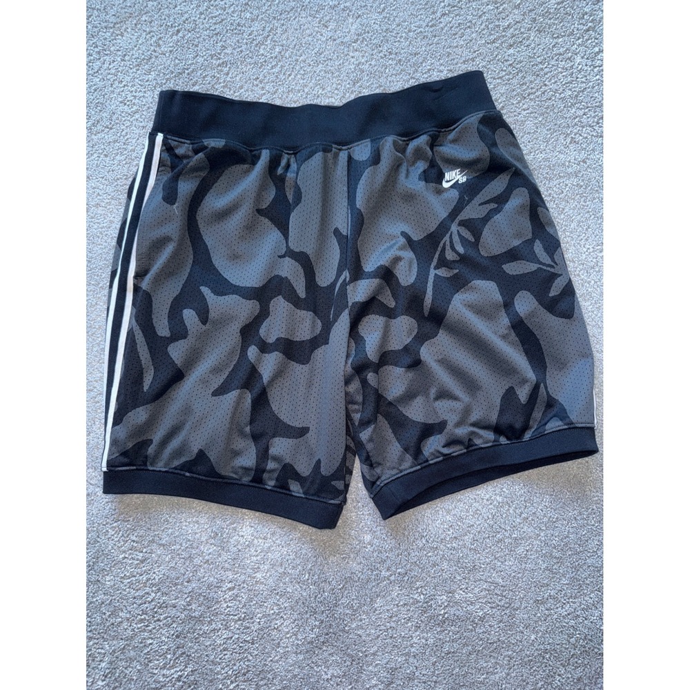 Nike SB Mens Dri-FIT Mesh Camo Floral Shorts Grey Black White XL Skateboard
